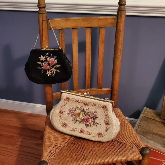 Vintage crosstich in black - Picture 3 of 3